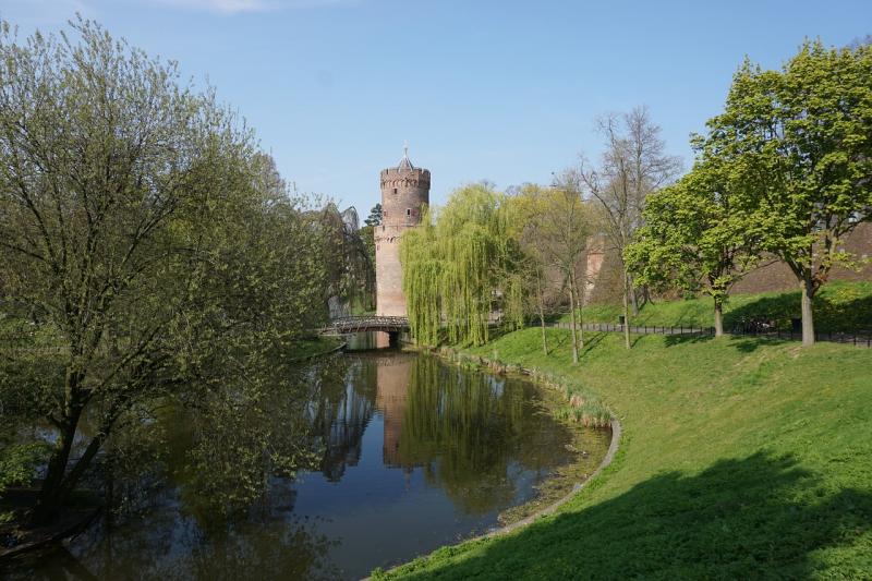 Toren-in-Groene-omgeving-twin-travel