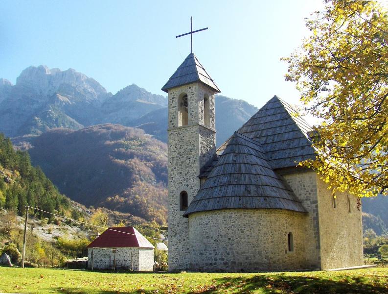 kerk-albanie-twin-travel